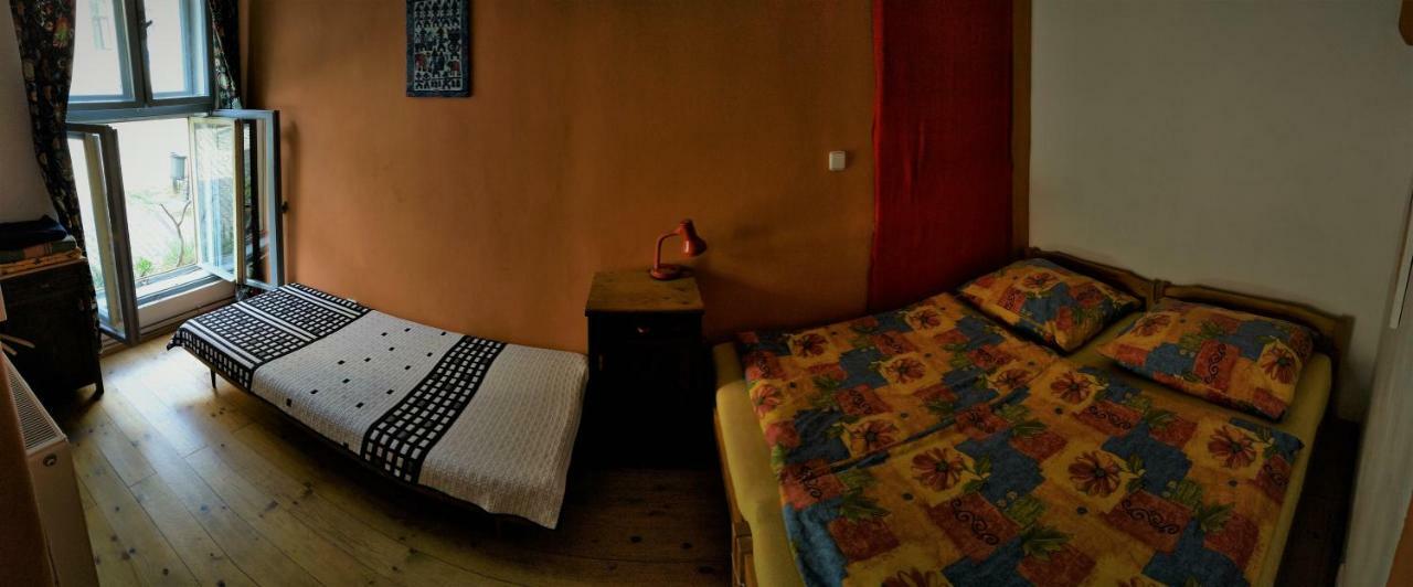 Lazy River Hostel Loket Buitenkant foto