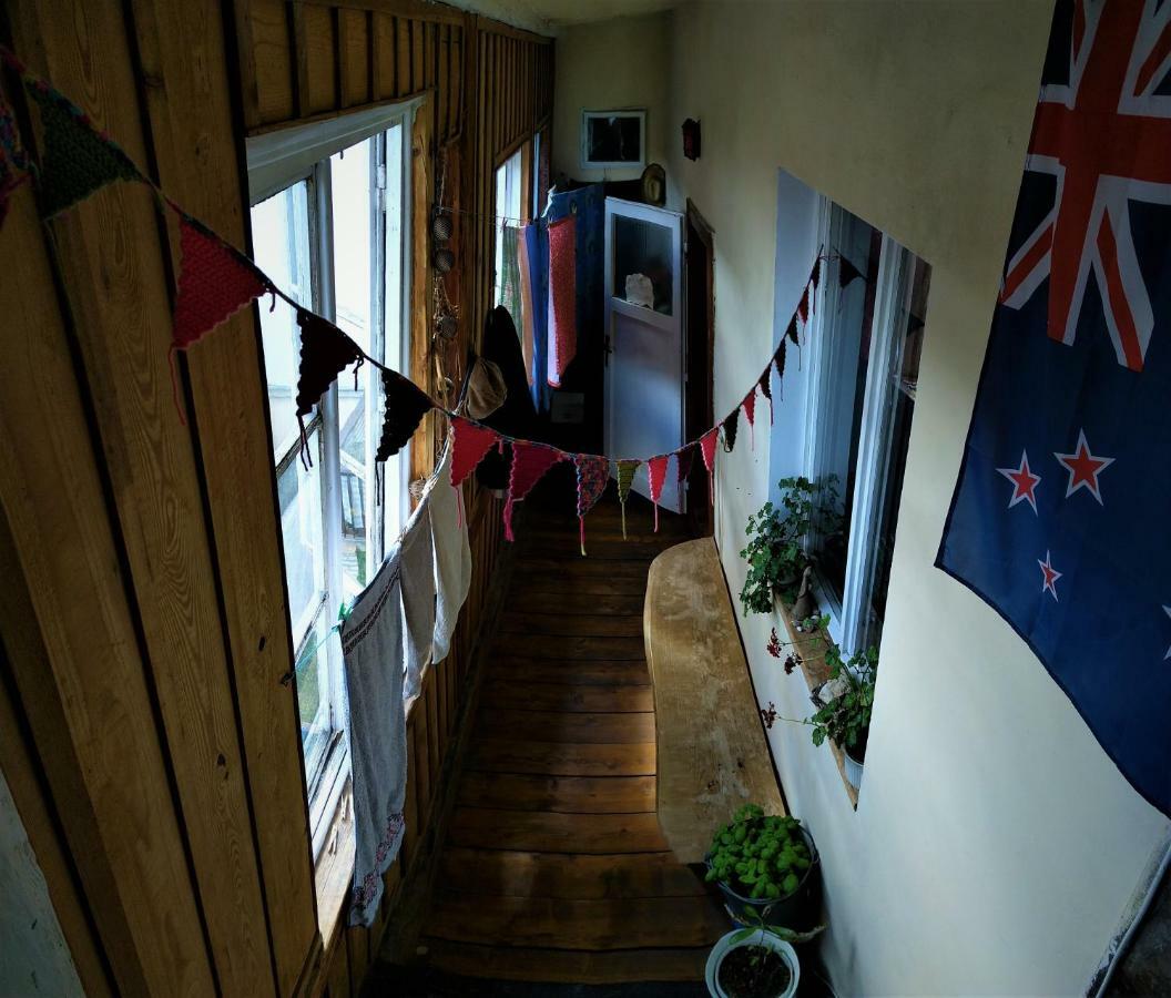 Lazy River Hostel Loket Buitenkant foto